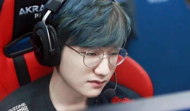 保持高度竞 保持高度竞