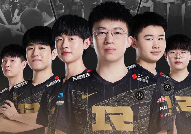 轻球员和他 轻球员和他