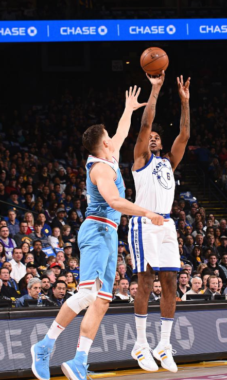 全国春季游泳锦标赛：何峻毅、张展硕夺金