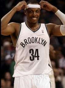 边路低平球 边路低平球